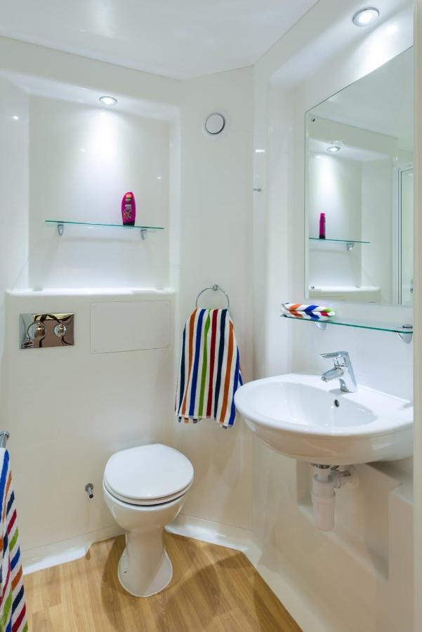 Zeni 5 Bed Apartment In Central Exeter Exterior photo